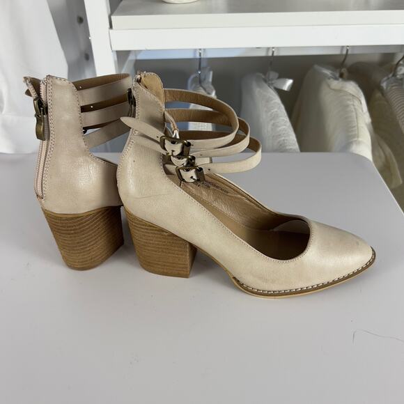 Beast women’s heels butter cream  sz. 6M #S220 - Picture 8 of 15